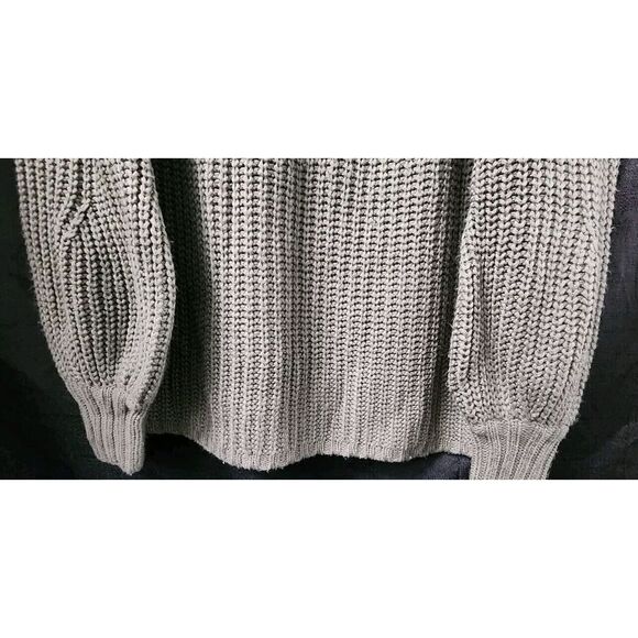 Selfie Leslie Sweater Olive Green Sz M Balloon Sleeves‎ Loose Off Shoulder Knit - Picture 2 of 10